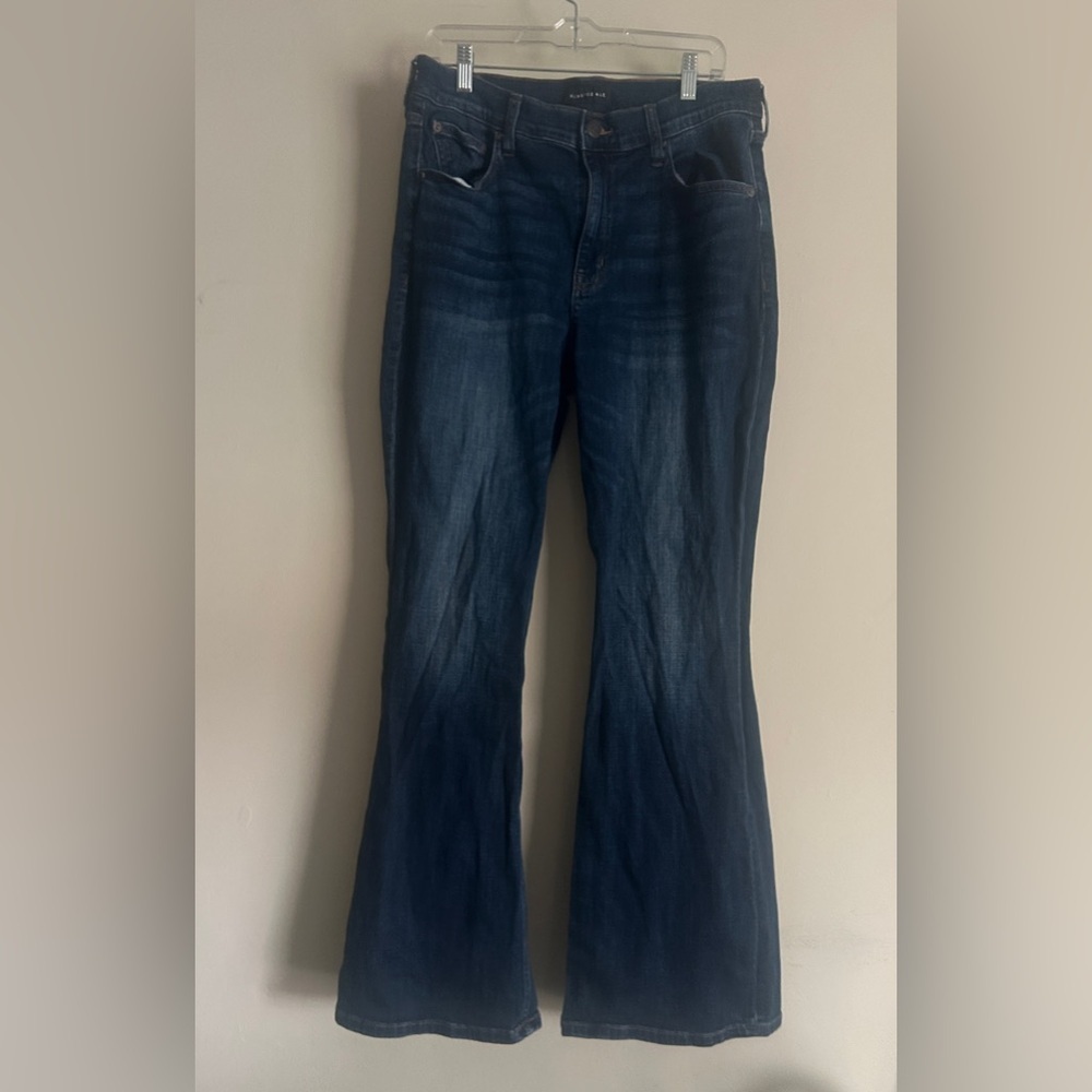 Women’s High Rise Flare Jeans Size 14